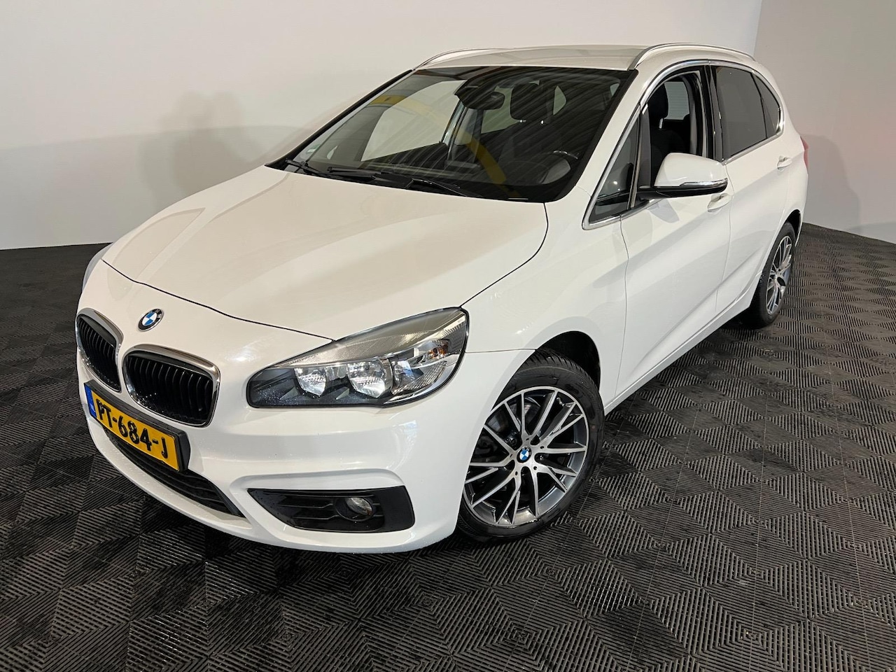 BMW 2-serie Active Tourer - 218i 218i - AutoWereld.nl