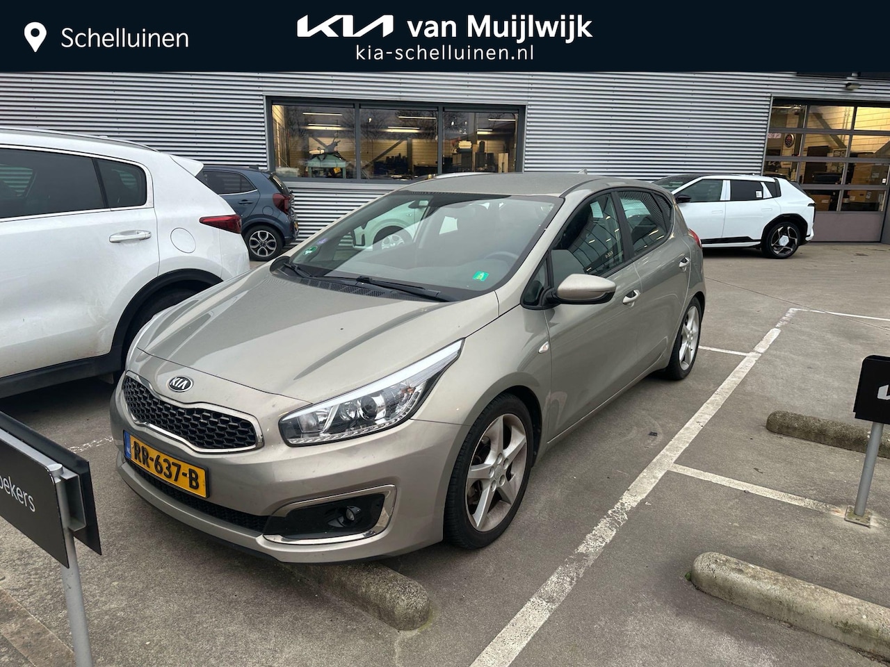 Kia Cee'd - 1.0 T-GDi ComfortPlusLine Navigator 52354km ! | Door ons geleverd & Onderhouden ! | 17 inc - AutoWereld.nl