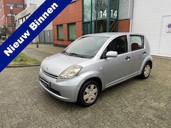 Daihatsu Sirion 2 - 2e Eigenaar) Dealer Onderhouden 1.3-16V Comfort | 5 DRS | GARANTIE | KM 112432 NAP APK TM