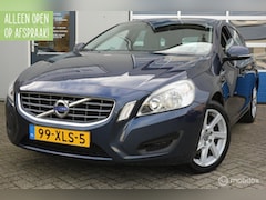 Volvo V60 - 1.6 T3 Kinetic LEDER/ECC/NAVIGATIE/TREKHAAK/NAP