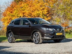 Nissan Qashqai - 1.3 DIG-T N-Connecta // trekhaak // panorama dak