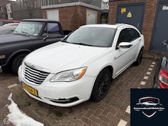 Chrysler 200 - 2011 Automaat Leder Let op automaatbak stuk