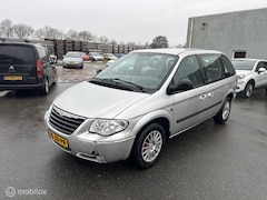 Chrysler Voyager - 2.4i SE Luxe 7 persoons