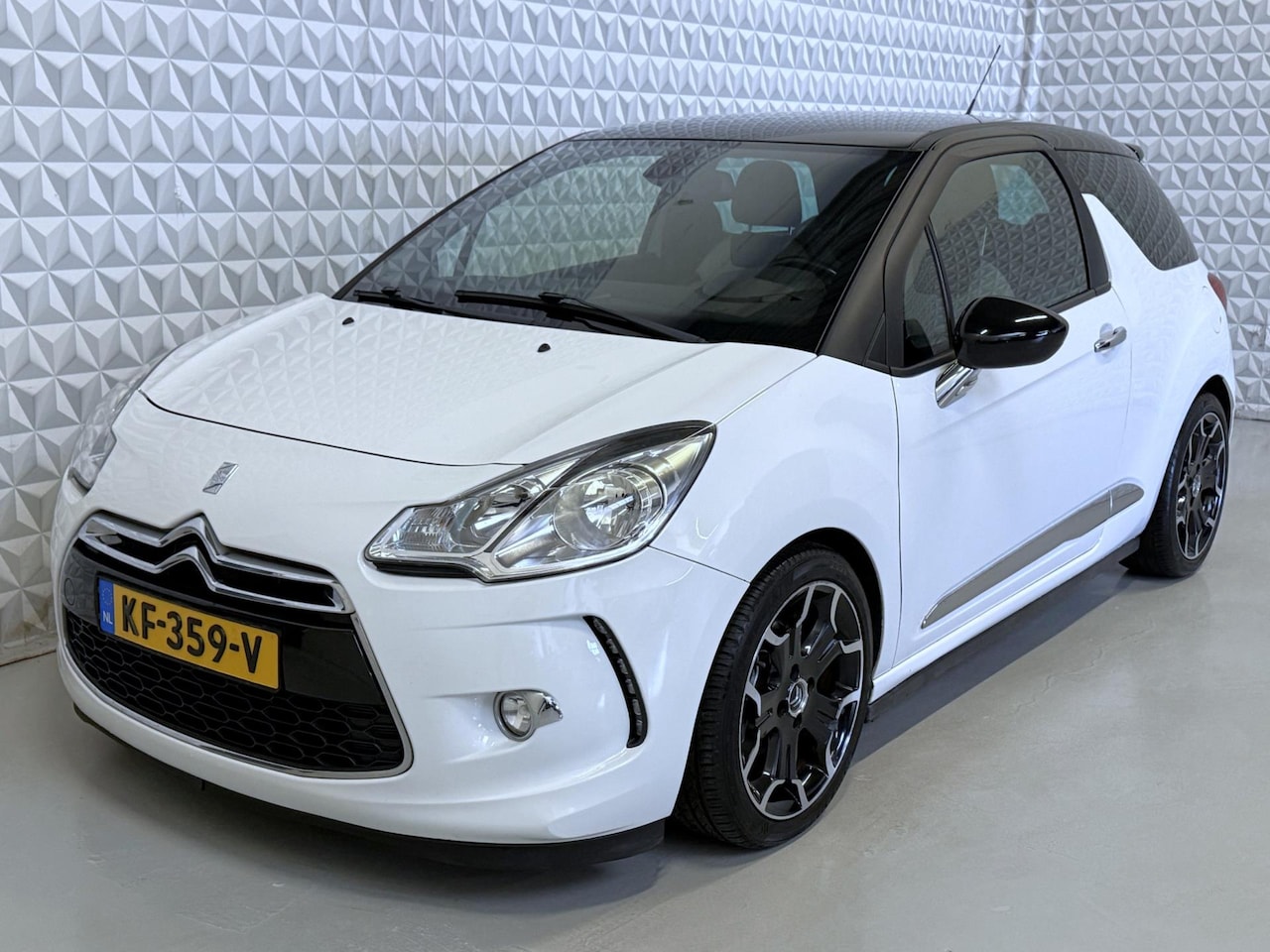 Citroën DS3 - 1.6 THP Sport Chic + VEEL OPTIES! 173.000km (2011) - AutoWereld.nl