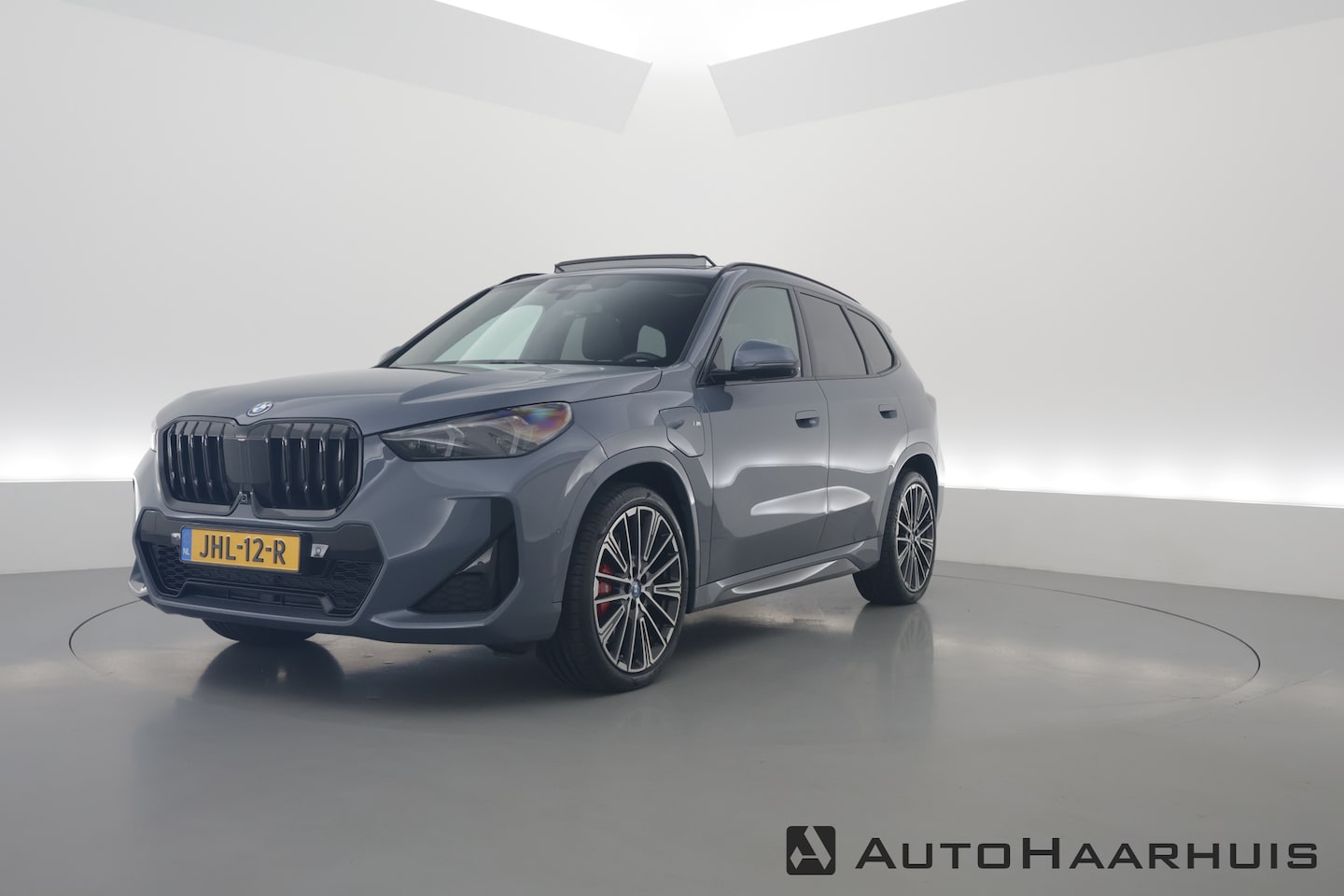 BMW X1 - xDrive30e M Sport | Pano | Elek. trekhaak | HUD | Keyless | 360cam | Stoel- Stuurverw. | H - AutoWereld.nl