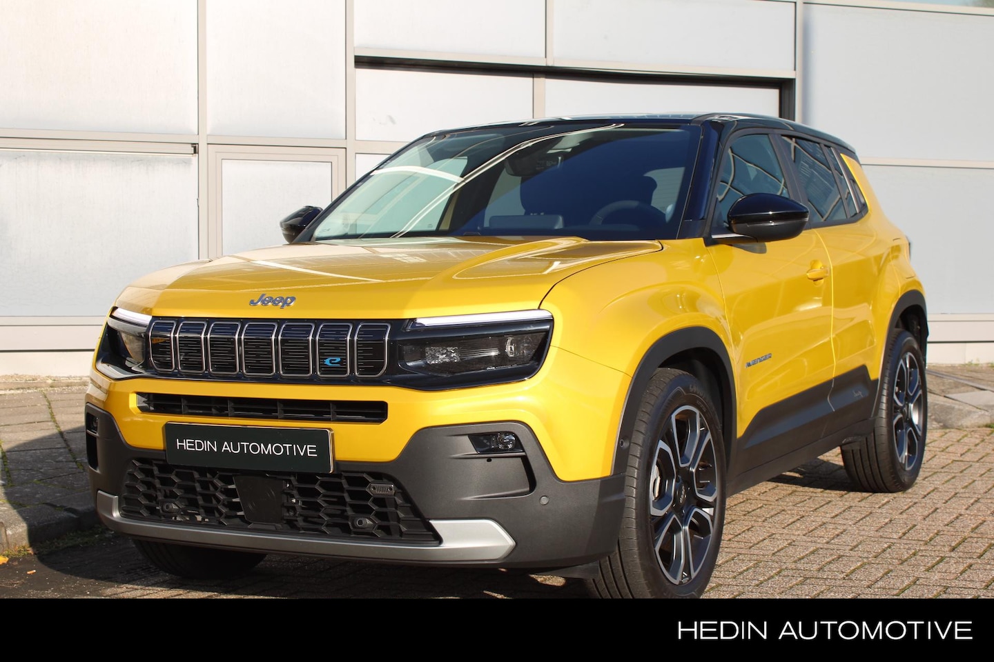 Jeep Avenger - Summit 54 kWh Volleder | Winterpakket | Parkpilot & Camera - AutoWereld.nl