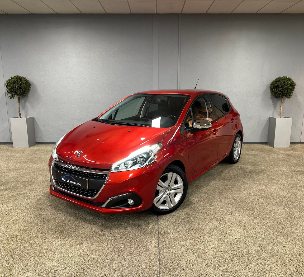 Peugeot 208 - 1.2 PureTech - Navi - ParkeerSensor - AppleCarplay - Cruise - AutoWereld.nl