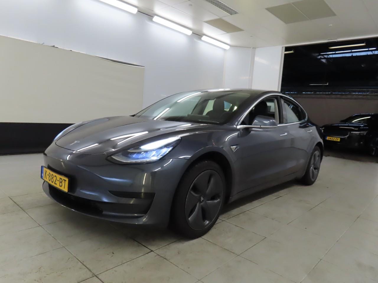 Tesla Model 3 - Standard RWD Plus 93% SoH [ LFP-ACCU+AUTOPILOT+60 kWh+PREMIUM AUDIO ] - AutoWereld.nl
