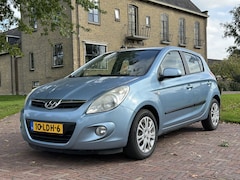 Hyundai i20 - 1.4i DynamicVersion Automaat * airco * rijdt perfect