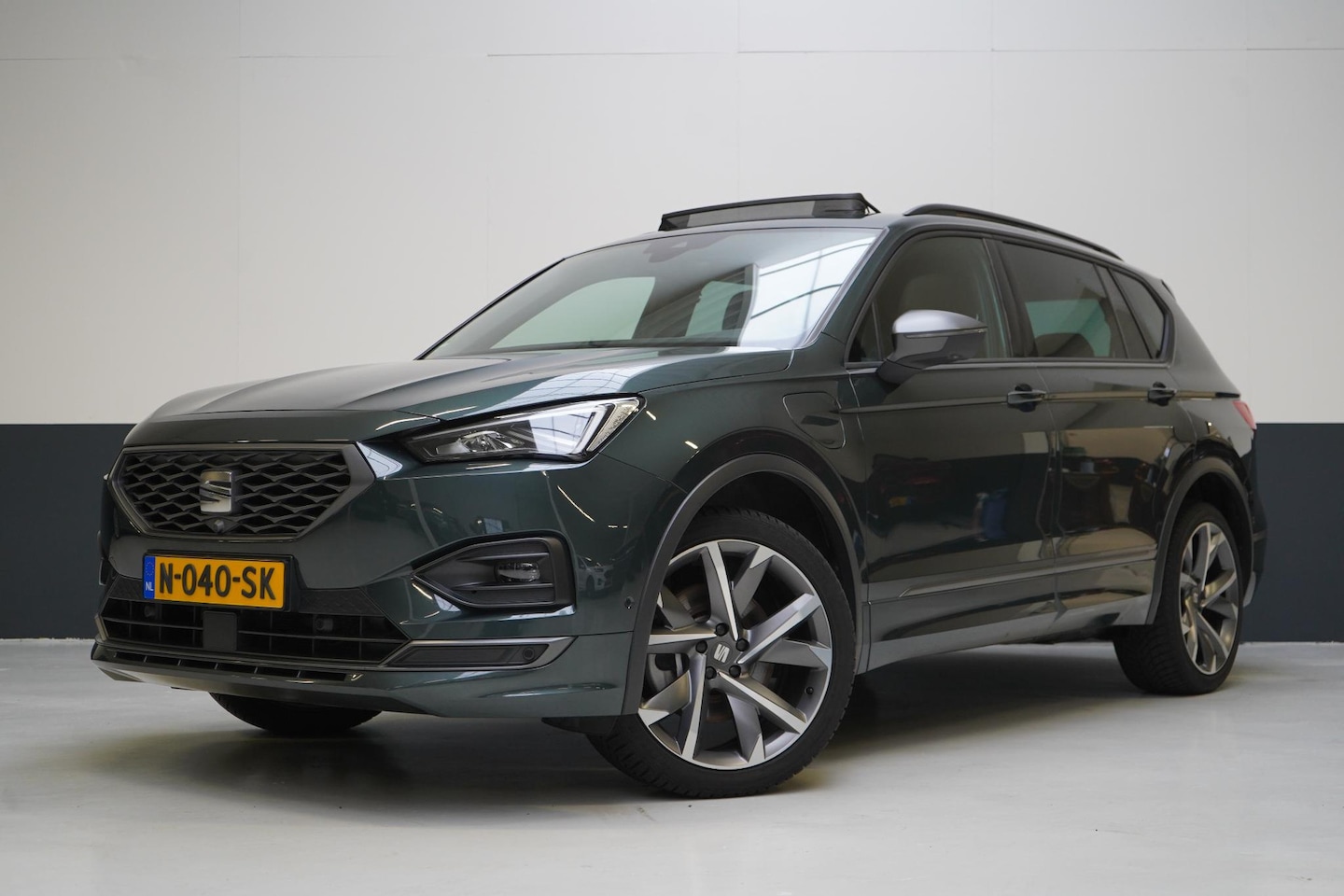 SEAT Tarraco - 1.4 TSI e-Hybrid PHEV FR Business Intense | Panoramadak | Trekhaak | Leder | 360 camera | - AutoWereld.nl