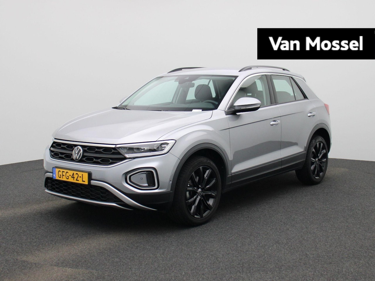 Volkswagen T-Roc - 1.0 TSI Life | 18 Inch Velgen | Camera | parkeersensoren | Led | Cruise Control | Apple ca - AutoWereld.nl