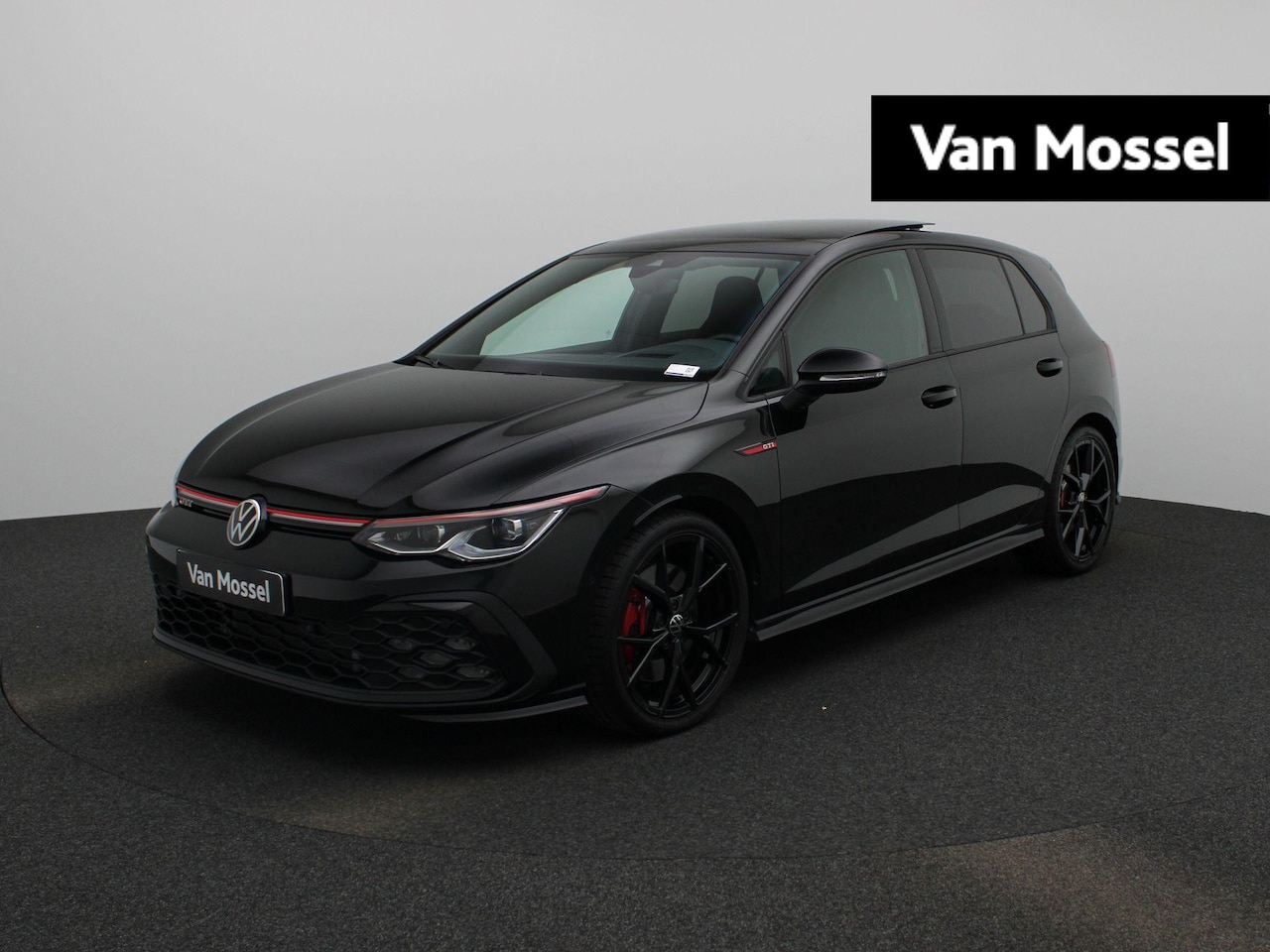 Volkswagen Golf - 2.0 TSI GTI | 245 PK | Black Pack | Panorama-schuif-/kanteldak | Head-up display | Digital - AutoWereld.nl