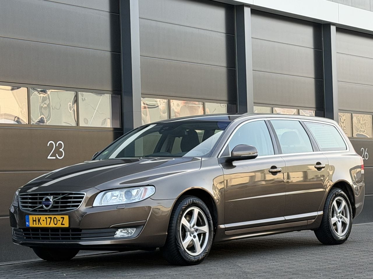 Volvo V70 - V-70 2.0 D2 Xenon Navi Clima EURO-6 - AutoWereld.nl