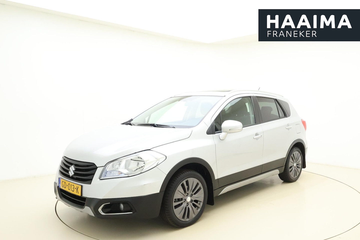 Suzuki SX4 S-Cross - 1.6 Exclusive 120pk | Panoramadak | Climate Control | Trekhaak | Stoelverwarming | Keyless - AutoWereld.nl