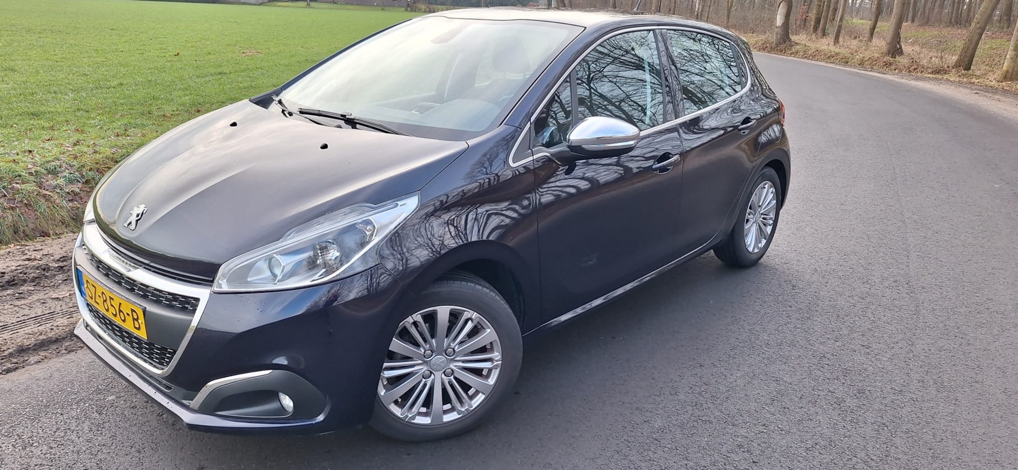 Peugeot 208 - 1.2 PureTech Blue Lease Executive Met airco - AutoWereld.nl