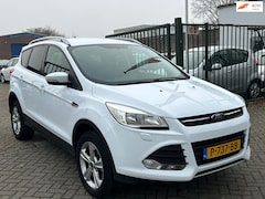 Ford Kuga - 1.5 Titanium 1e eigenaar navigatie stoelverwarming cruis control