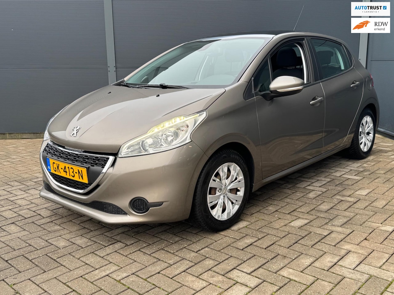 Peugeot 208 - 1.2 VTi Allure / Pano / Led / Pdc - AutoWereld.nl