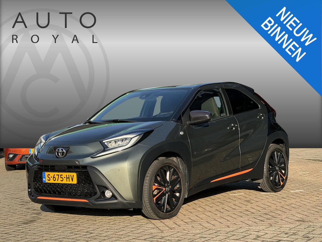 Toyota Aygo X - 1.0 VVT-i S-CVT Limited AUTOMAAT | TWO TONE COLOR  | DODEHOEK DETECTIE | ACHTERUIT RIJ CAM - AutoWereld.nl
