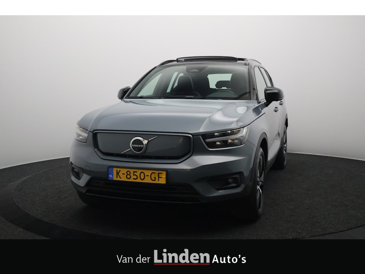 Volvo XC40 - Recharge P8 AWD R-Design SOH 92,6% | Warmtepomp | Trekhaak | Panoramadak | Harman/Kardon | - AutoWereld.nl