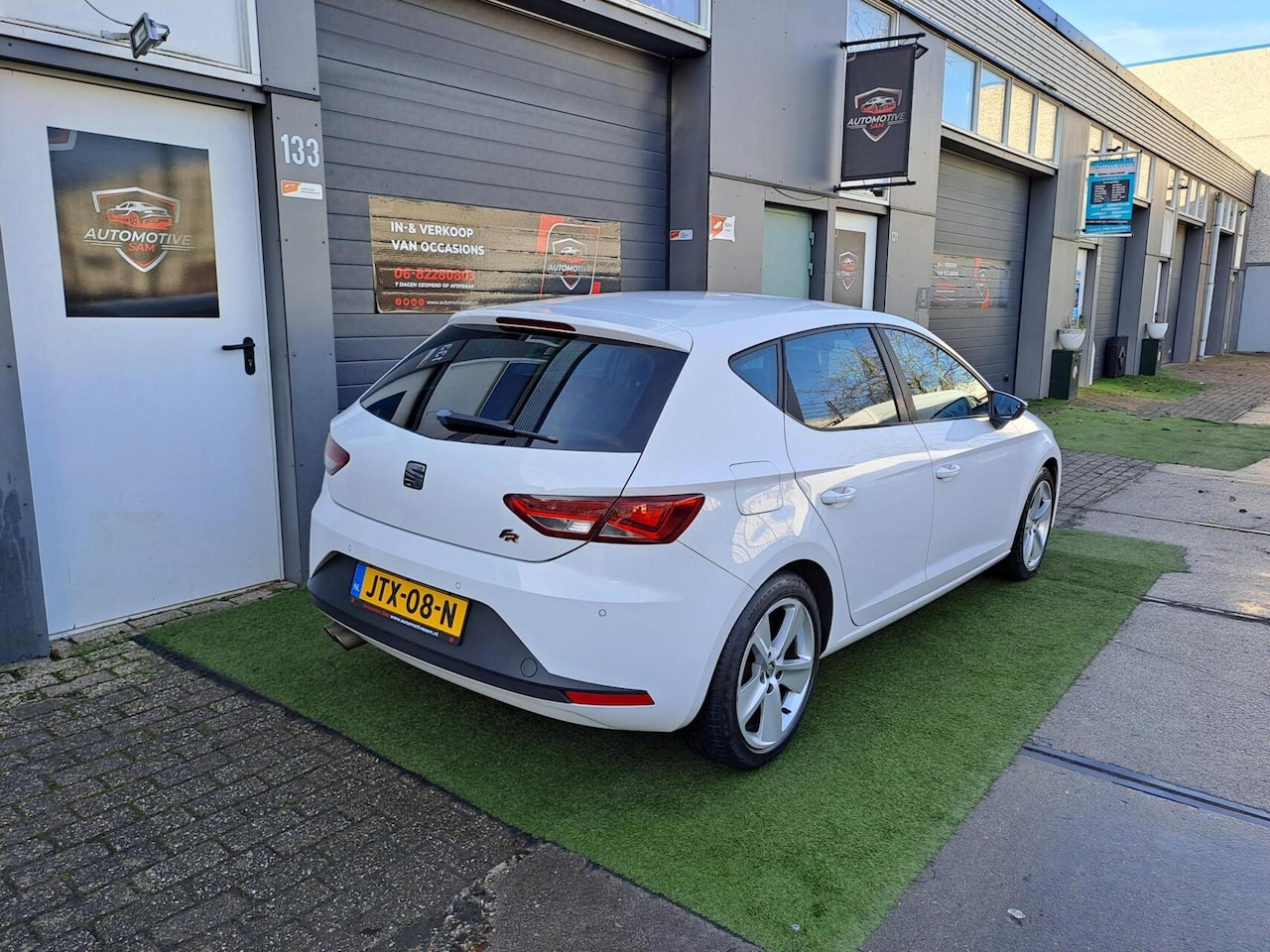 SEAT Leon - 1.8 TSI FR Business 180PK Xenon Clima Cruise PDC - AutoWereld.nl