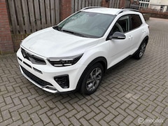 Kia Stonic - 1.0 GT-Line met rechter voorschade