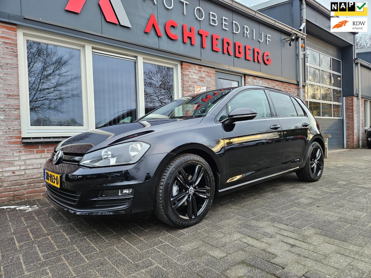 Volkswagen Golf - 1.0 TSI Comfortline Navigatie! Mooie/Nette Auto! NAP! Airco/Clima! Cruise Control! - AutoWereld.nl