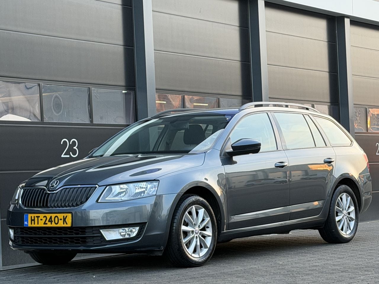 Skoda Octavia - 1.6 TDI Navi Clima PDC EURO-6 - AutoWereld.nl