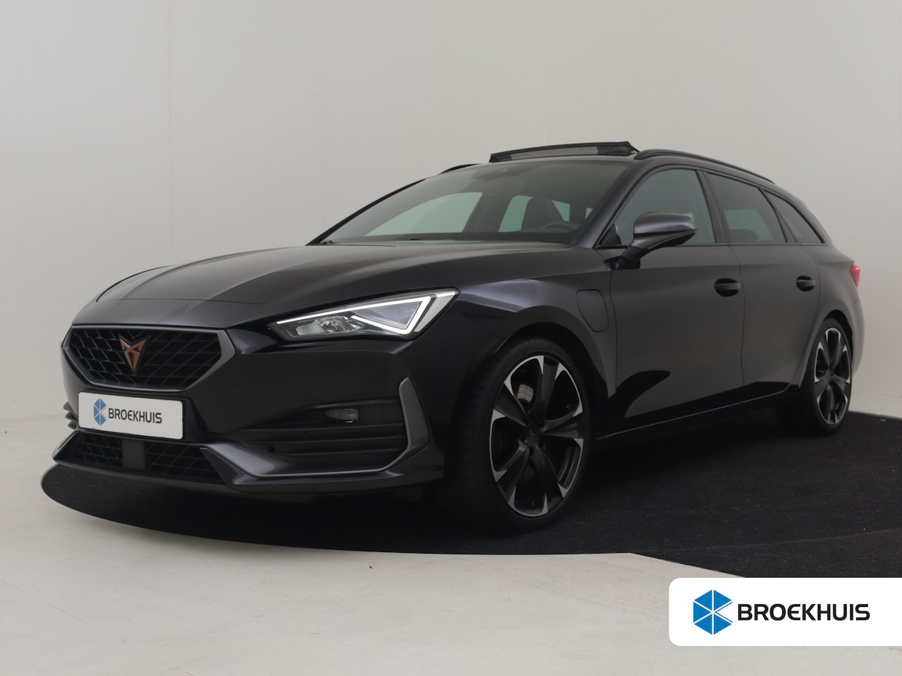 CUPRA Leon Sportstourer - 1.4 e-Hybrid VZ Business 245pk | Panorama dak | Cruise control | Navigatie | Stuur & Stoel - AutoWereld.nl