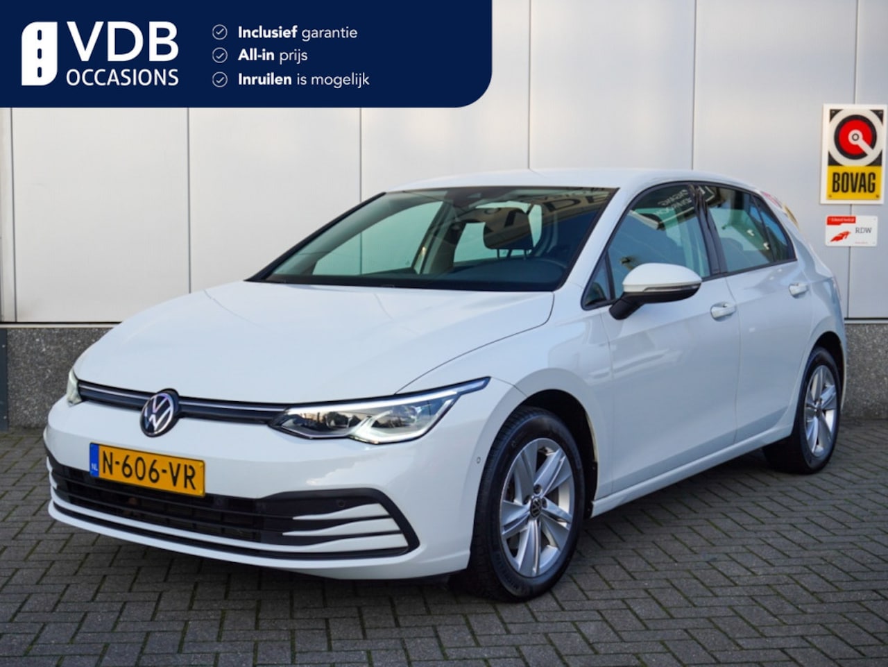 Volkswagen Golf - 1.0 eTSI Life Bns IQ Light | Stoel&Stuur verwarm.| CarPlay | ACC - AutoWereld.nl