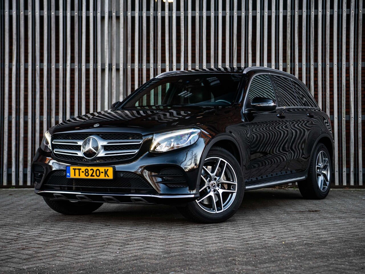 Mercedes-Benz GLC-klasse - 250 211pk 4MATIC ''AMG'' Panorama|ACC|LaneAssist|Burmester|Camera|LED| - AutoWereld.nl