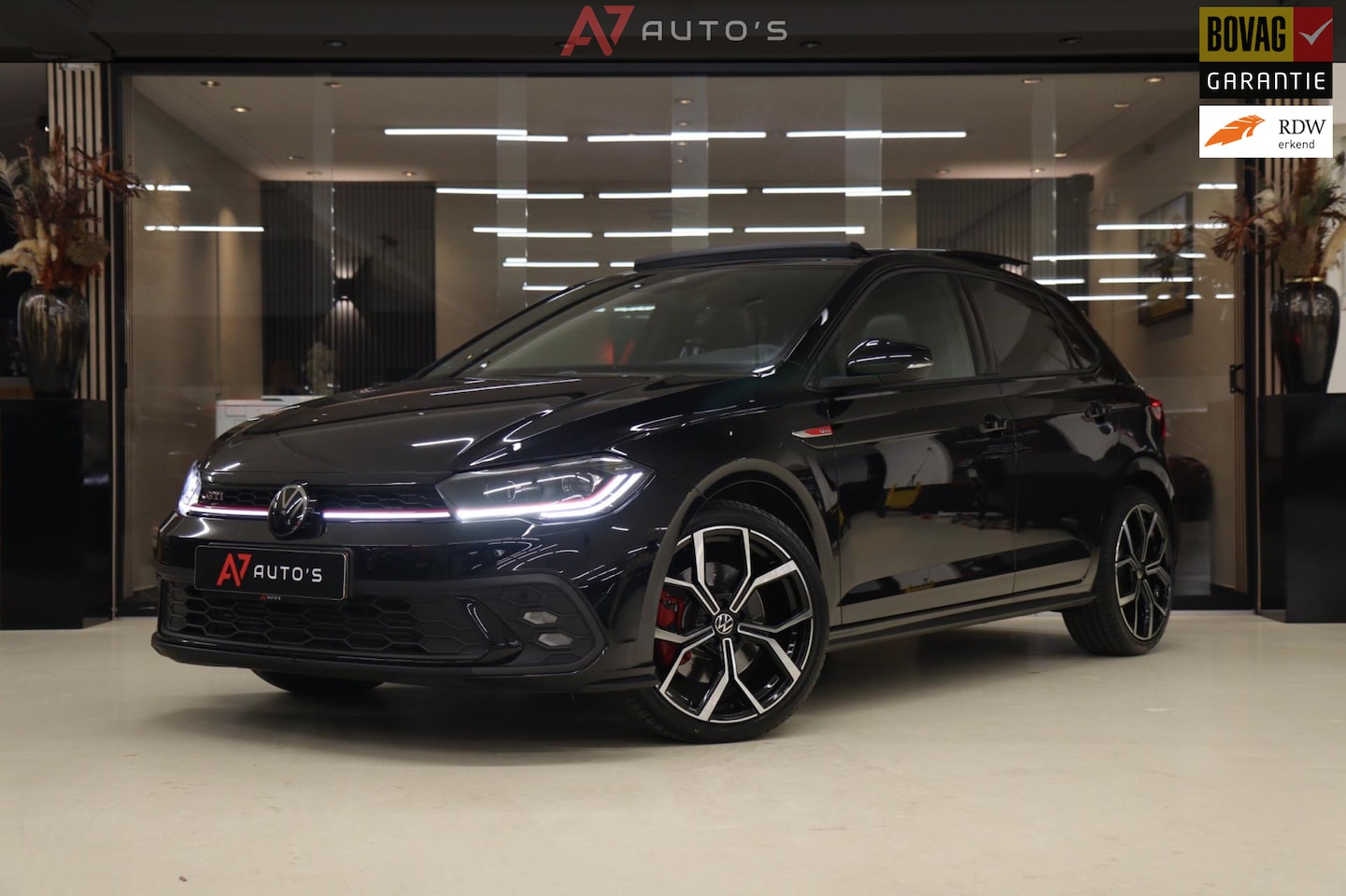 Volkswagen Polo - 2.0 TSI GTI PANO/IQ-LIGHT/BEATS/STOELV/CARPLAY/VOL - AutoWereld.nl