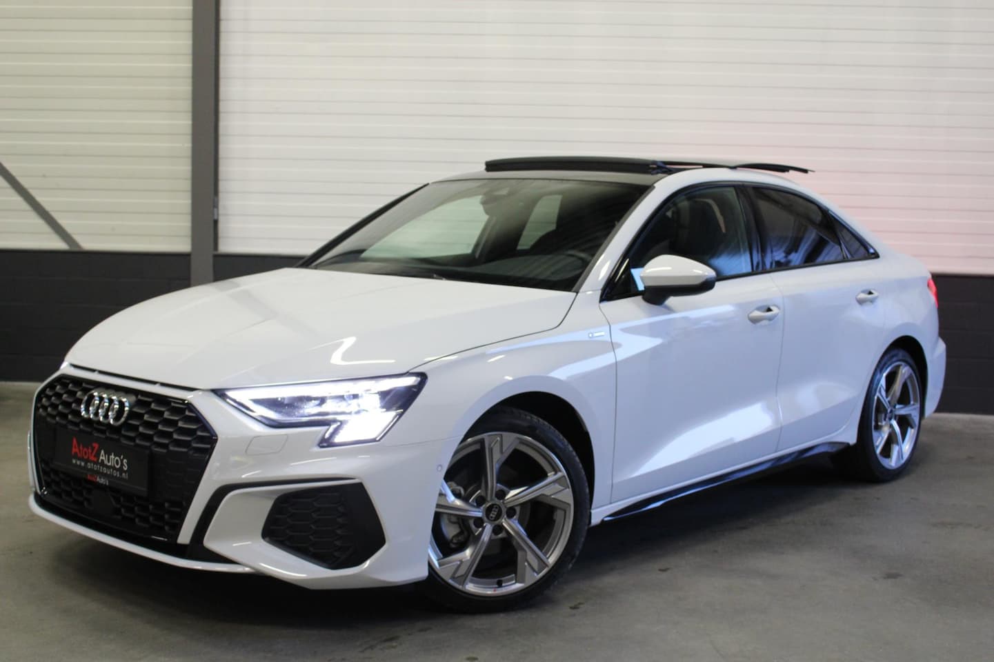 Audi A3 Limousine - 35 TFSI S-Line l Pano l Memory l Camera - AutoWereld.nl