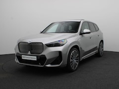 BMW iX1 - eDrive20 M Sportpakket Pro | Premium Pack | Comfort Pack | Stuurwielrand Verwarmd | Panora