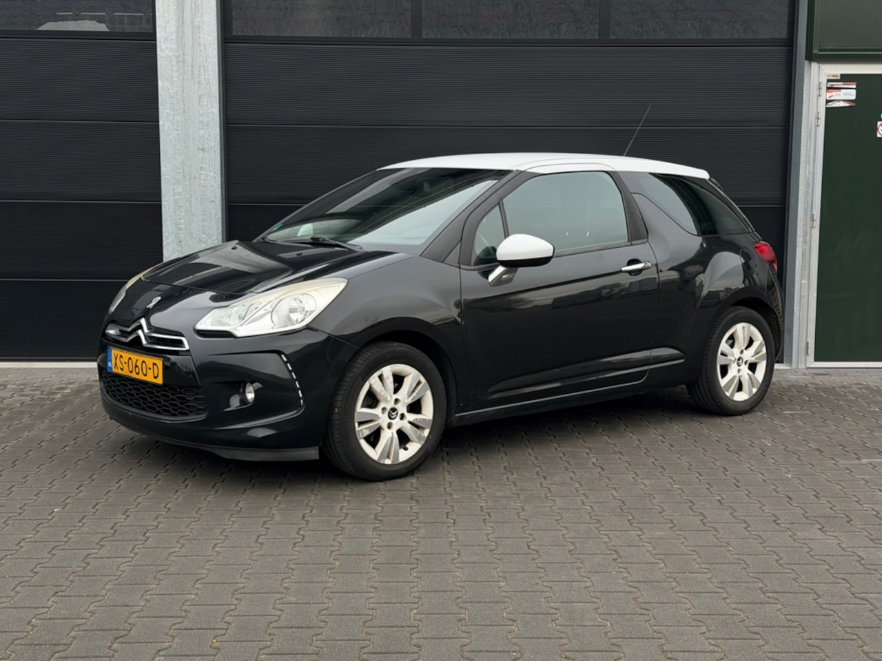 Citroën DS3 - 1.6 So Chic /Lees Tekst /Airco/Netjes/ cruise - AutoWereld.nl