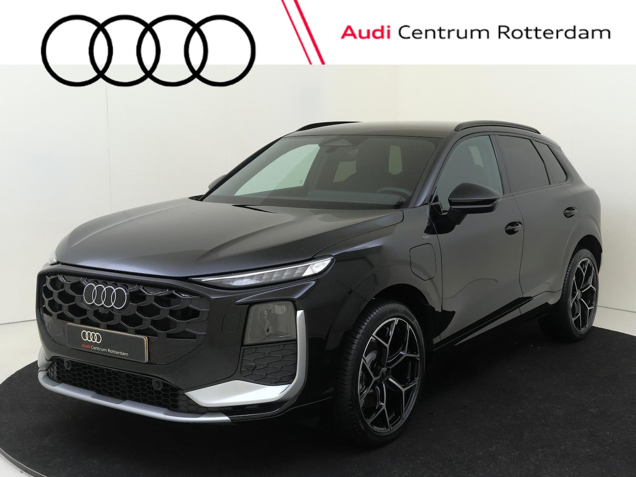 Audi Q3 - 1.5 200kW e-hybrid S edition | Tech Plus pakket | Lederen bekleding | 20 inch LM velgen | - AutoWereld.nl