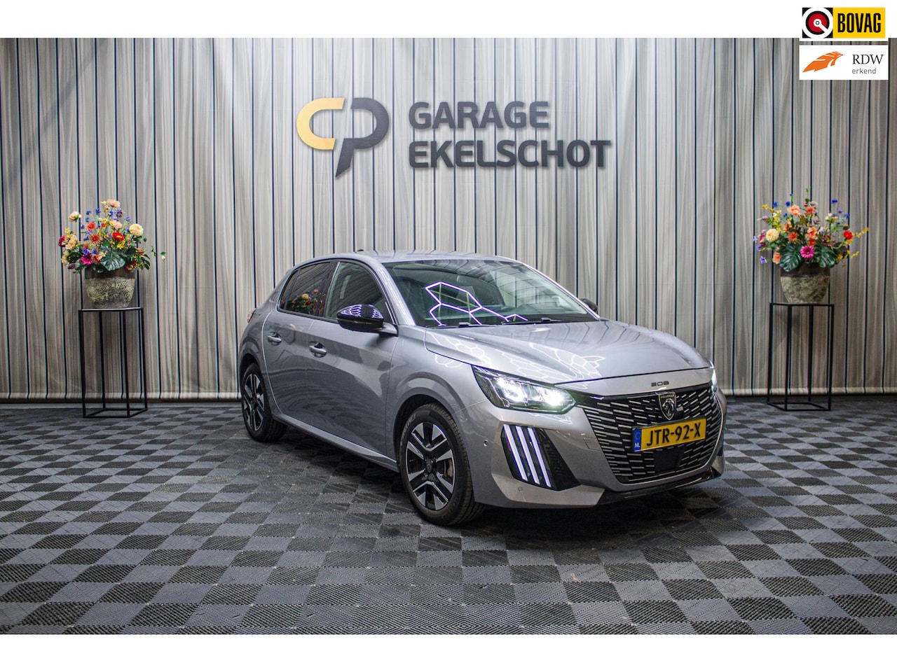 Peugeot 208 - 1.2 PureTech 100 Allure|ACC|Carplay|Navi|Camera voor + achter - AutoWereld.nl
