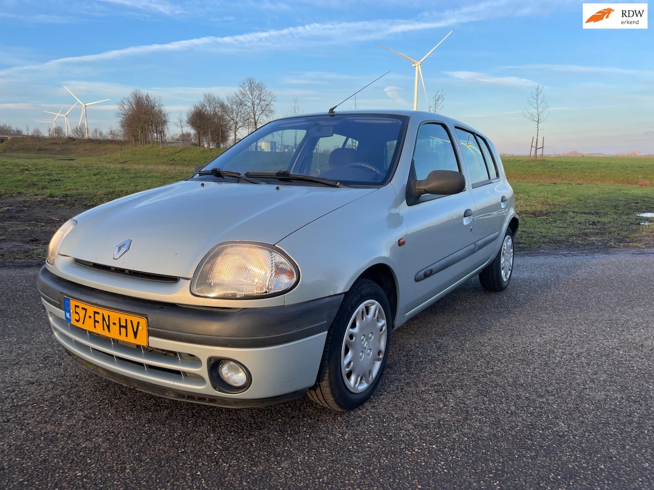 Renault Clio - 1.2 RN | 5 deurs | Nieuwe APK | NAP - AutoWereld.nl