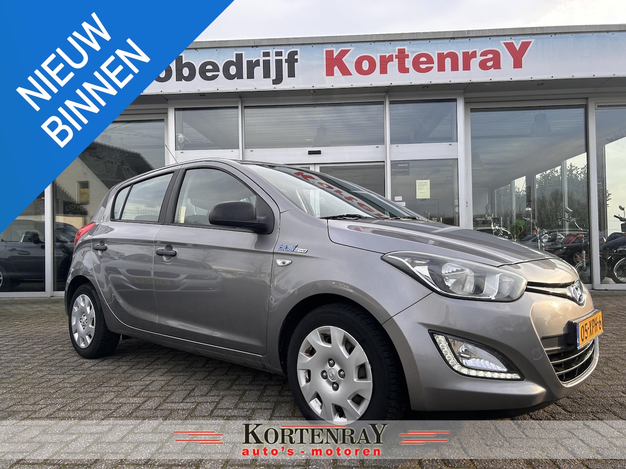 Hyundai i20 - 1.2i Business Edition airco/parkeersensor achter/elektrische ramen/enz - AutoWereld.nl