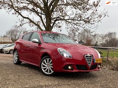 Alfa Romeo Giulietta - 1.4 T Distinctive | Xenon + Leder + Clima nu €5.450,