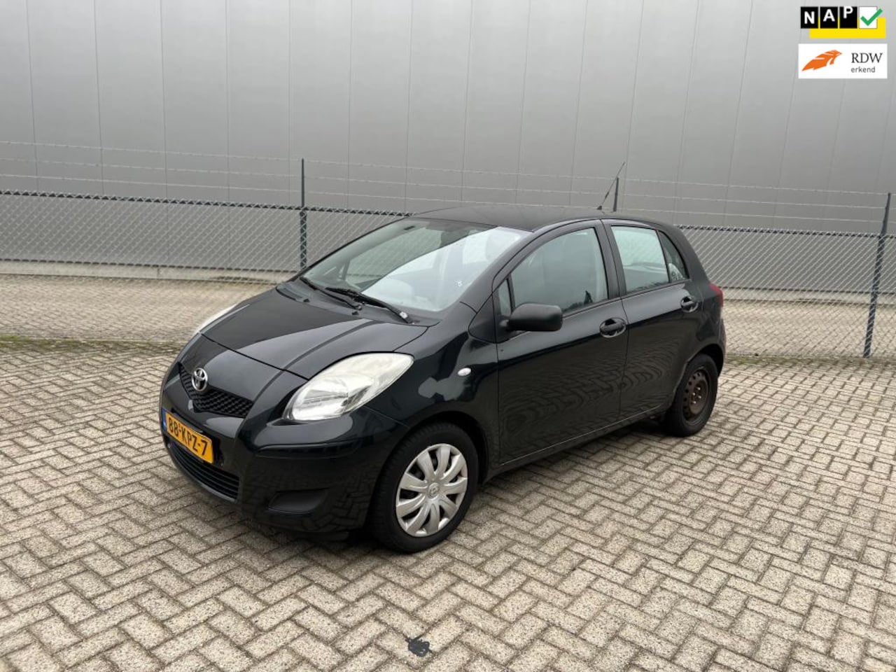 Toyota Yaris - 1.3 VVTi Comfort l APK tot april 2026 l EXPORT - AutoWereld.nl