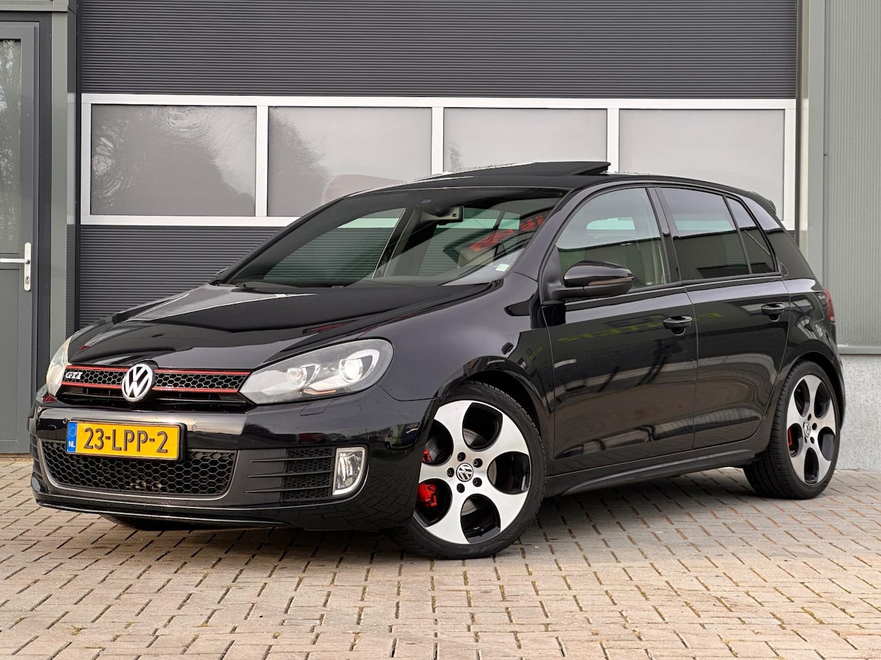 Volkswagen Golf - 2.0 GTI DSG Leder Camera Standkachel - AutoWereld.nl