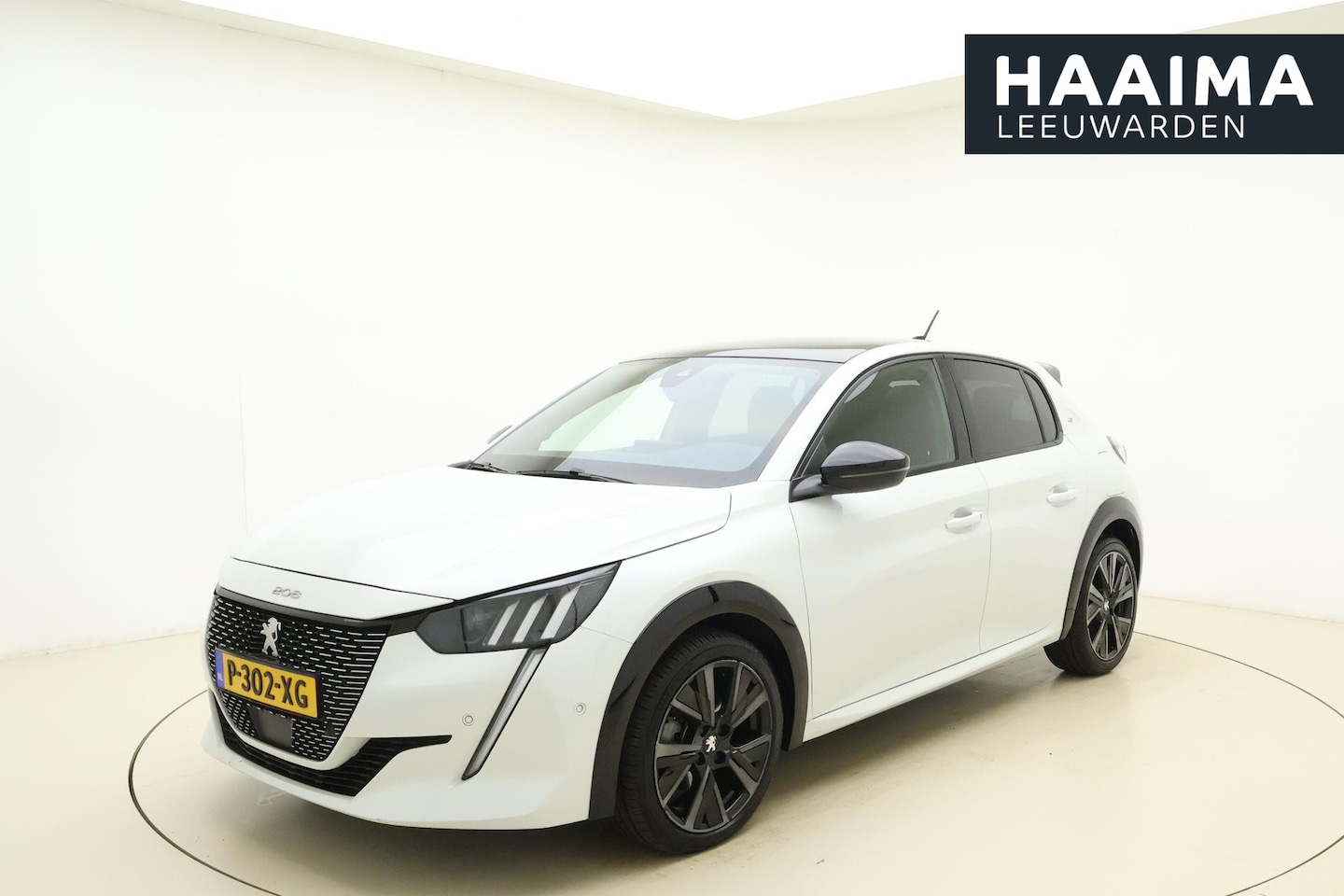 Peugeot 208 - 1.2 PureTech GT Pack 100 PK | Automaat | Panoramadak | Parkeersensor rondom | Alcantara be - AutoWereld.nl