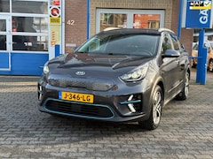 Kia e-Niro - ExecutiveLine 64 kWh | Trekhaak | SOH 100% | BTW-auto | Stoelverwarming en -verkoeling | p