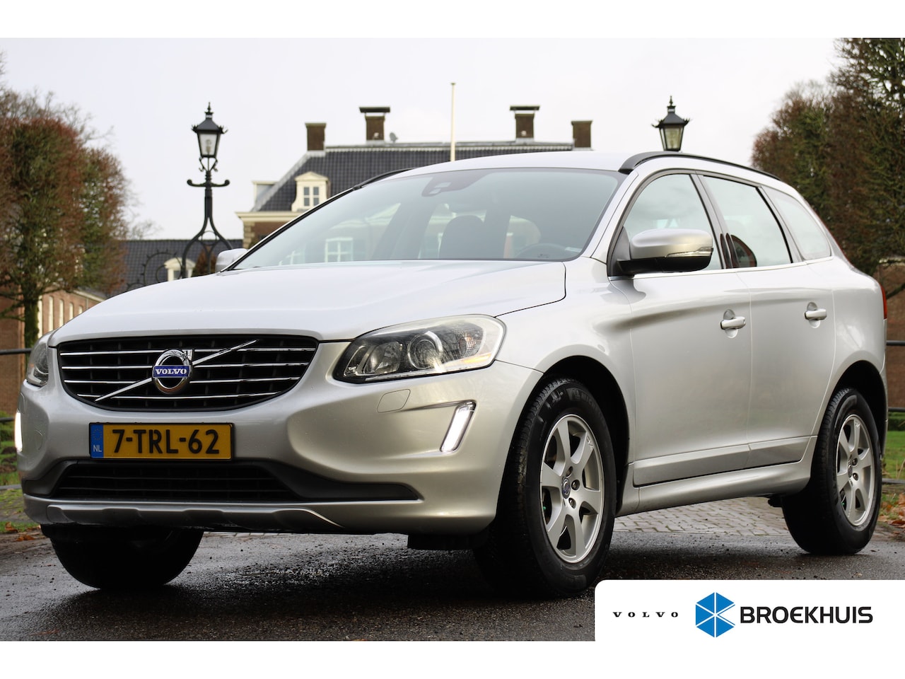 Volvo XC60 - 2.0 T5 245PK AUTOMAAT | ORIGINEEL NL! | DEALER OH! | TREKHAAK | ELEKTR KLEP | STOELVERWARM - AutoWereld.nl