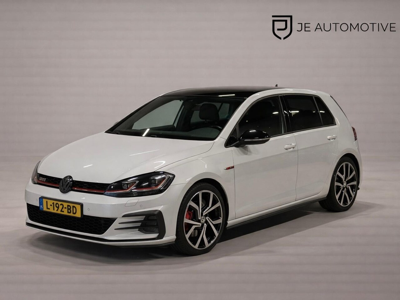 Volkswagen Golf - 2.0 TSI GTI Performance 2.0 TSI GTI Performance, Pano, Virtual Cockpit, Voll Led, ACC, Apple Carplay, Cam, Clima, - AutoWereld.nl