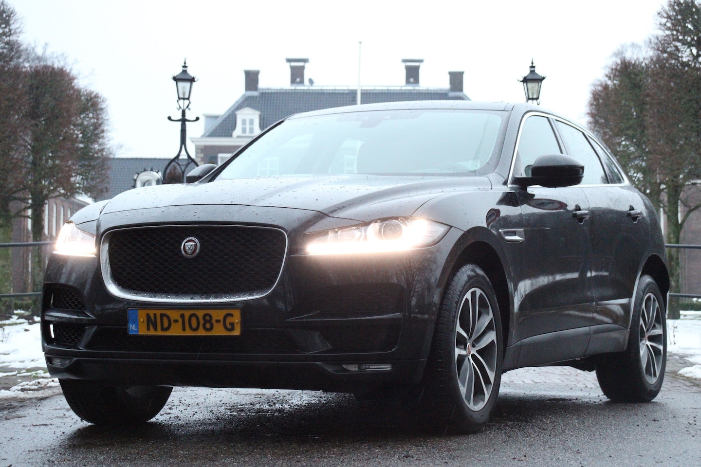 Jaguar F-Pace - 3.0 S AWD 30d | NL-AUTO! | DEALER OH! | PANODAK | LEDER | STOEL + STUURVERWARMING | CAMERA - AutoWereld.nl