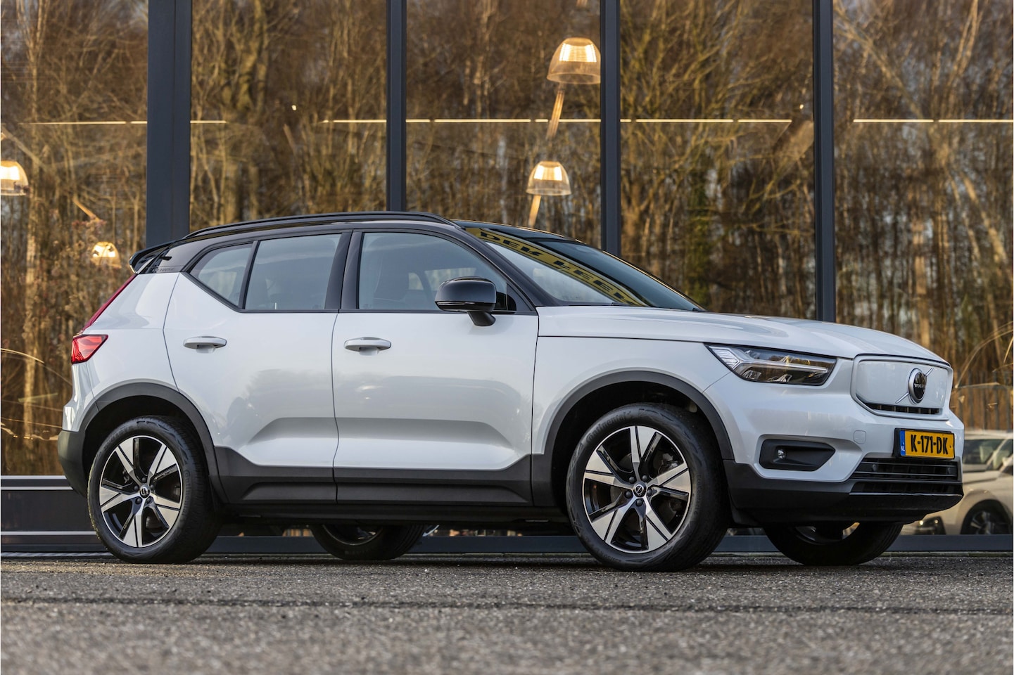Volvo XC40 - Recharge P8 AWD R-Design Recharge P8 AWD R-Design - AutoWereld.nl
