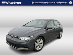 Volkswagen Golf - 1.5 TSI Style 150pk Panoramadak / IQ LED verlichting / App-connect / Navigatie High / Park