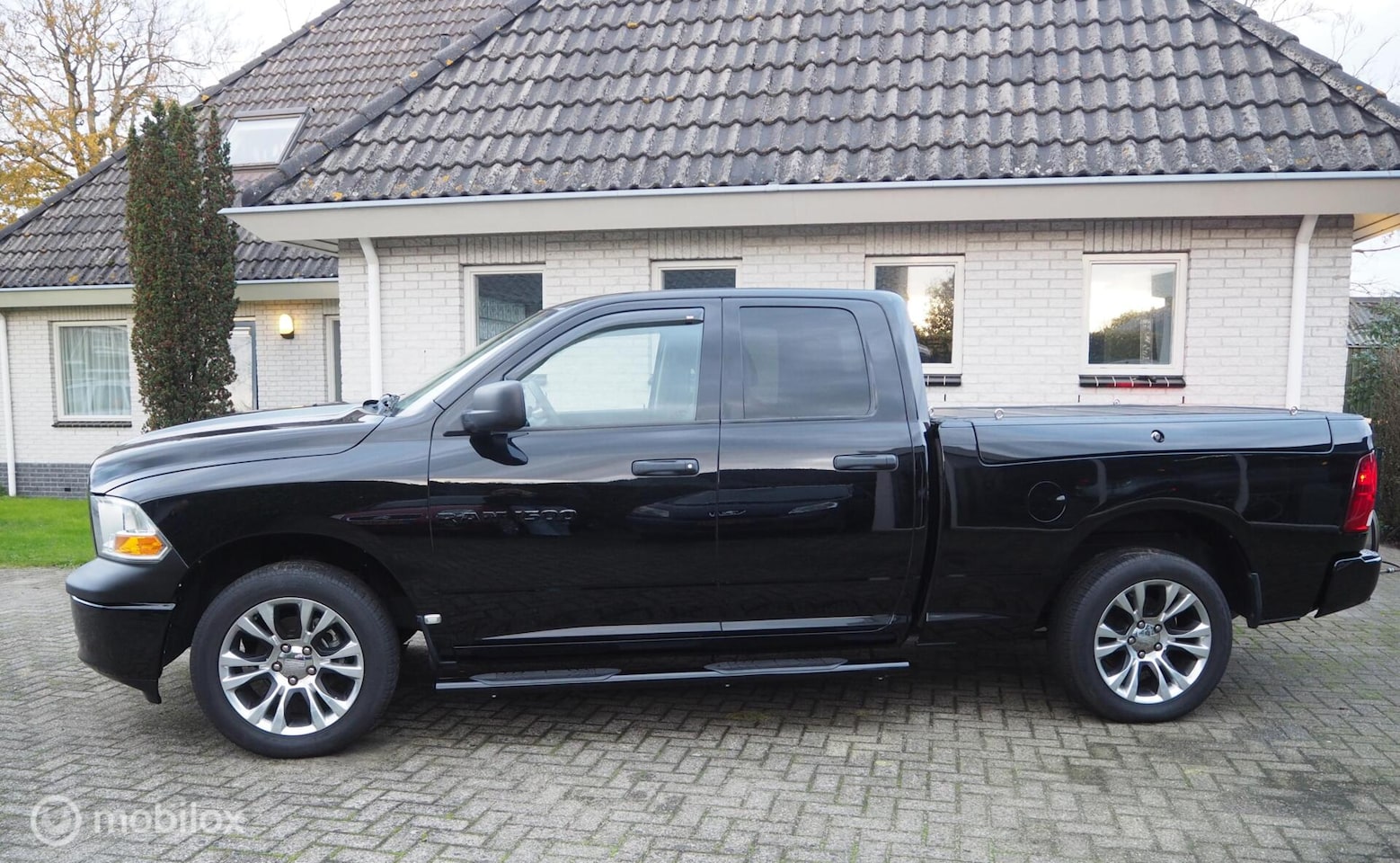 Dodge Ram 1500 - 4X4 5.7 V8 4x4 Quad Cab 6'4 - AutoWereld.nl