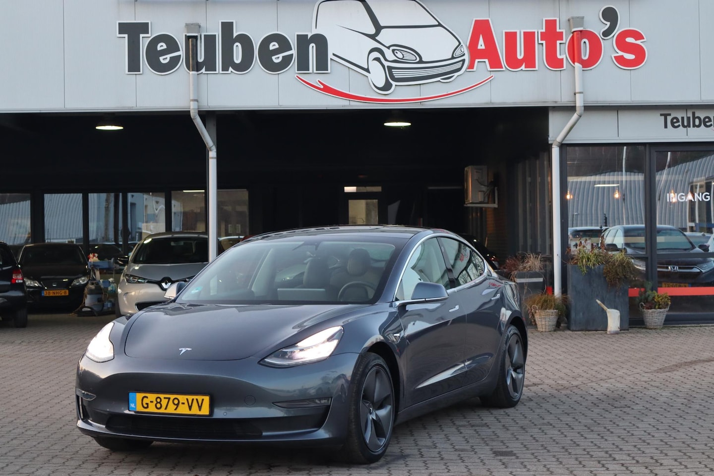 Tesla Model 3 - Long Range RWD Long Range AWD 75 kWh BTW Auto, Autopilot computer 3.0, Foto's volgen, Auto moet nog gerei - AutoWereld.nl